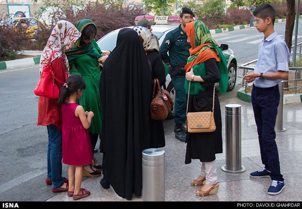 کدام زنان از نظر ناجا بد پوشش هستند؟ و با انها برخورد خواهد شد