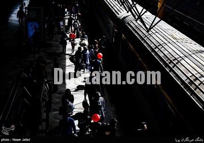 مسافران نوروزی در راه آهن/تصاویر