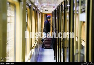 مسافران نوروزی در راه آهن/تصاویر