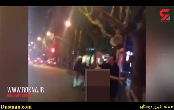 زن هرزه خود را در خیابان برهنه کرد / پلیس این زن مست را به خاطر مزاحمت به یک مرد دستگیر کرد+فیلم