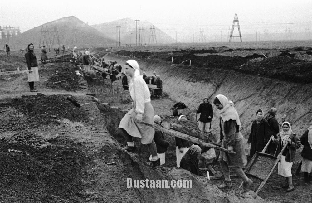 زنان در حال کندن خندق های ضدتانک در دونباس. سال 1941 میلادی